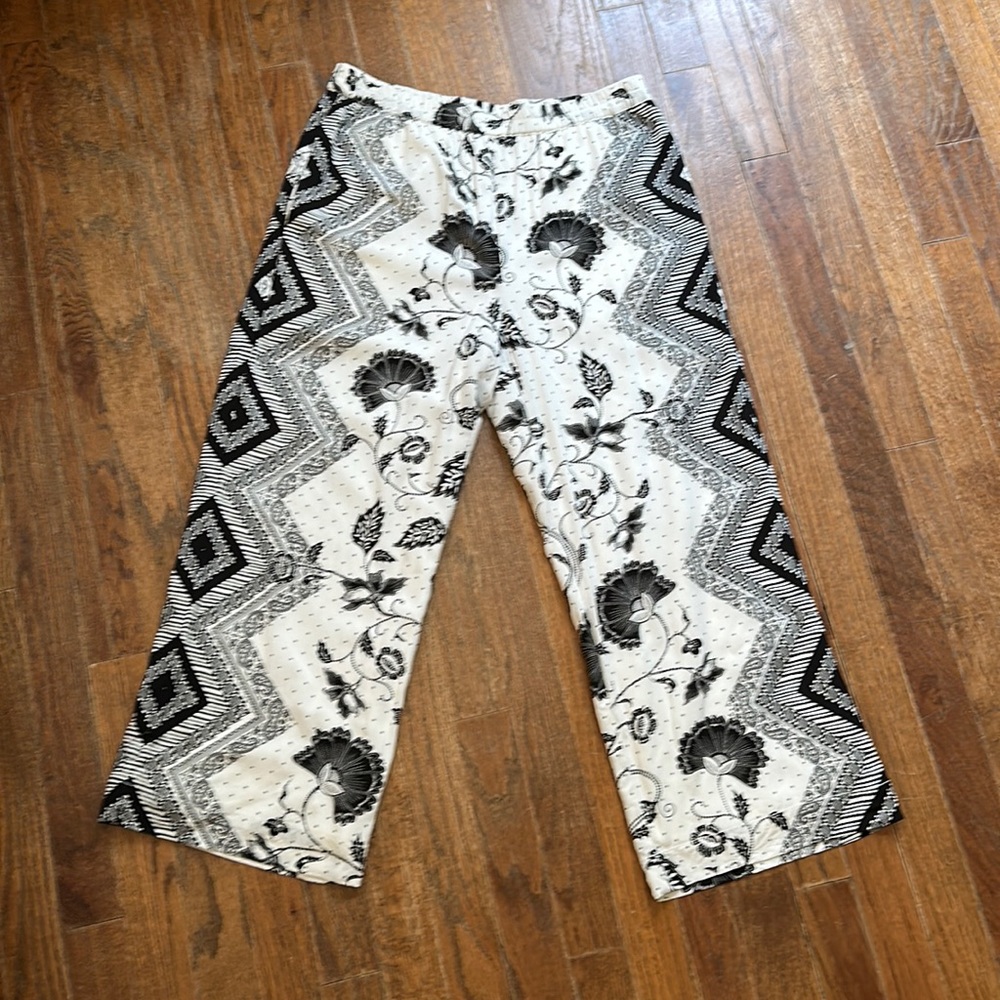 ANTHROPOLOGIE Cropped black and white fully lined 4 pocket pants🖤🤍
